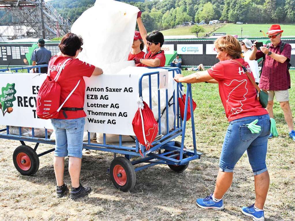 Bis zu 400.000 Menschen werden am Eidgenssischen Schwing- und lplerfest teilnehmen. Im Mittelpunkt stehen die Wettkmpfe im Schweizer Nationalsport Schwingen.