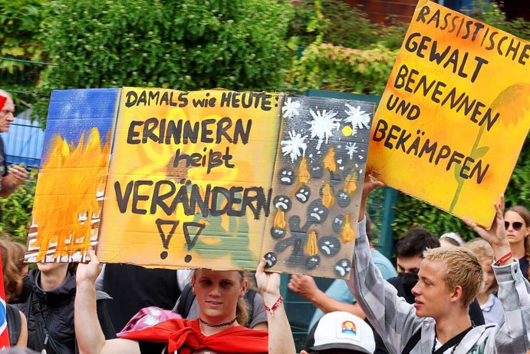 Tausende demonstrieren friedlich gegen Rassismus in Rostock