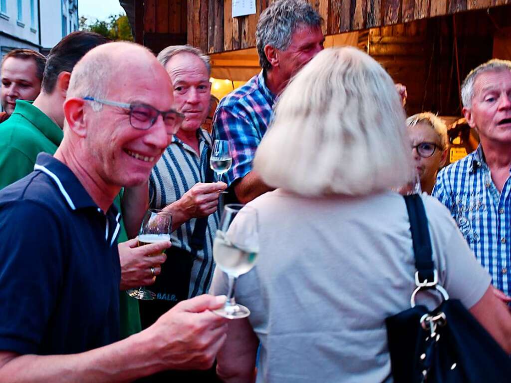 Gemeinsam feiern, ohne Corona-Regeln.