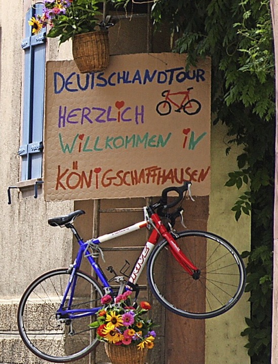 Ein Gru  von Radsportfans in Knigschaffhausen  | Foto: Christiane Franz