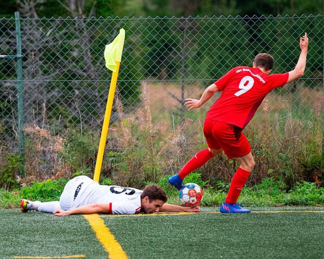 Ein Moment mit symbolischer Bedeutung:...taktspiel in der Kreisliga A2 mit 1:4.  | Foto: Wolfgang Scheu