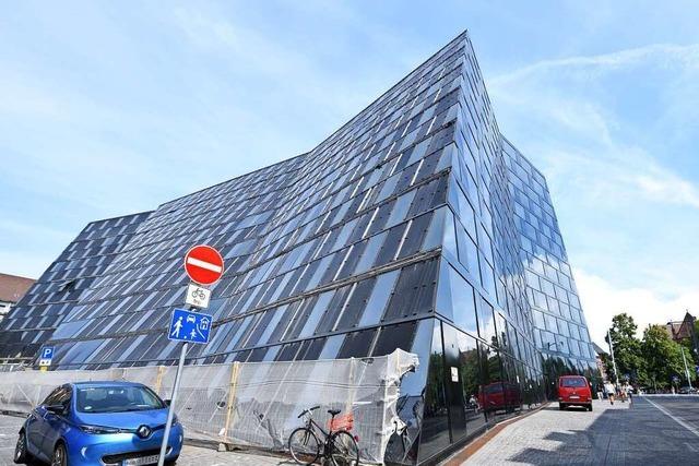 Fassade der Freiburger UB wird frhestens 2023 repariert sein