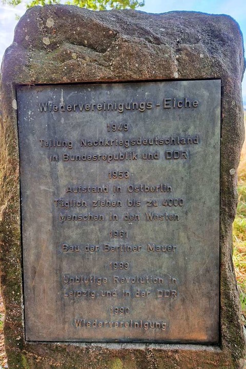 Einheitseiche: ein symboltrchtiger Ort mit politischer Bedeutung.  | Foto: Maja Tolsdorf