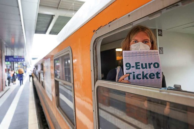 Das Neun-Euro-Ticket galt deutschlandw... in den Monaten Juni, Juli und August.  | Foto: Jrg Carstensen (dpa)