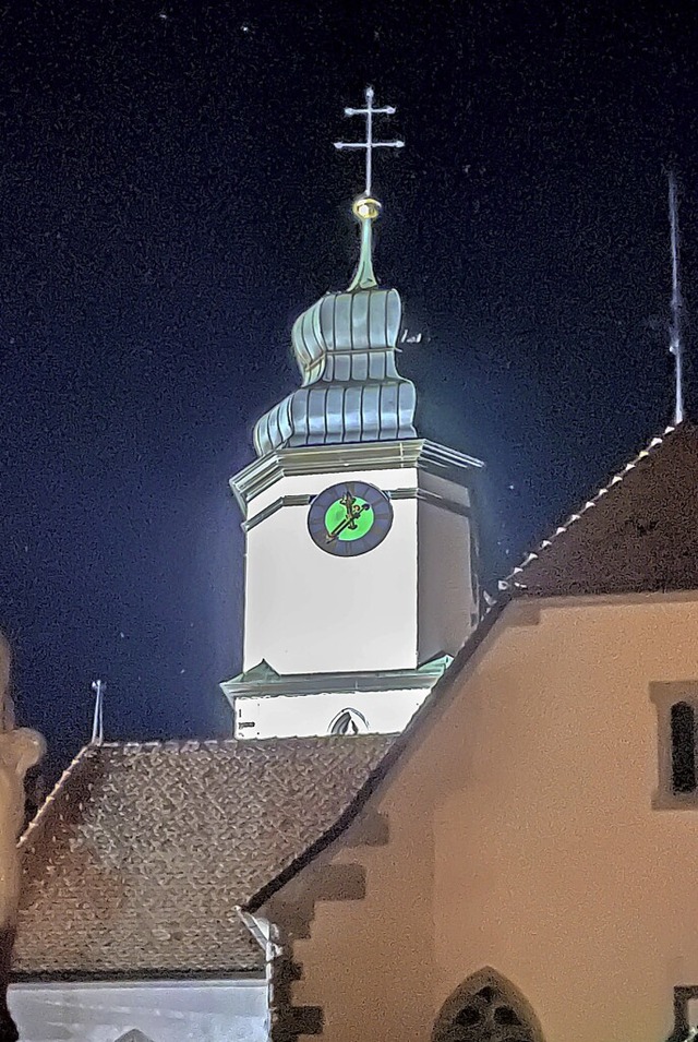 Auch die katholische Kirchengemeinde k...es Kirchturms in der Nacht verzichten.  | Foto: Wilfried Dieckmann