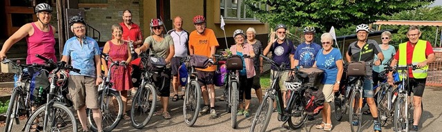 Die radelnde Pilgergruppe machte am Wochenende Station in Mllheim.  | Foto: Daniela Hammelsbeck