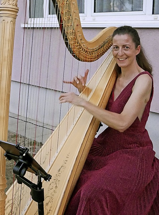 Silke Aichhorn mit ihrer Harfe  | Foto: Michael Gottstein