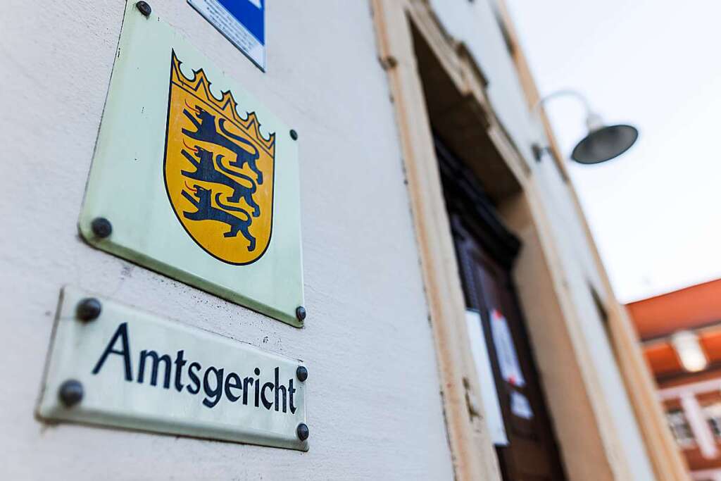 Amtsgericht Emmendingen Verurteilt Einen 35-Jährigen Wegen Sexueller ...