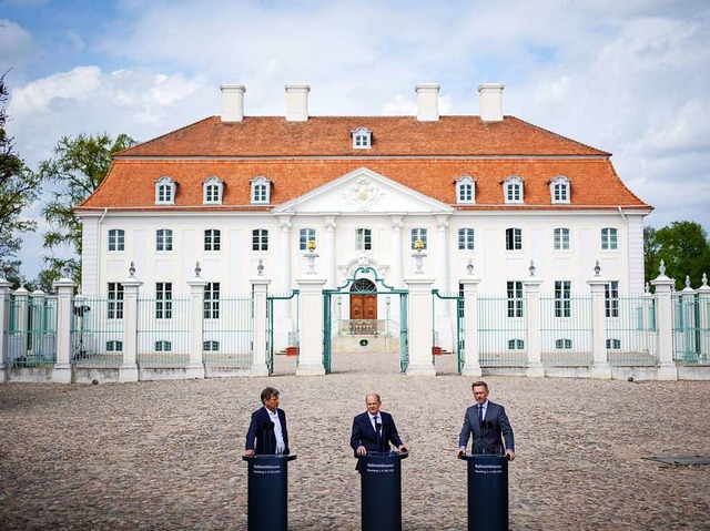 Auch im Mai 2022 fand eine Klausurtagung auf Schloss Meseberg statt.  | Foto: Kay Nietfeld (dpa)