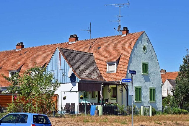 Die Reihenhaus-Riegel der Ochsenstein-...rem durch ihre besondere Dachform auf.  | Foto: Thomas Kunz