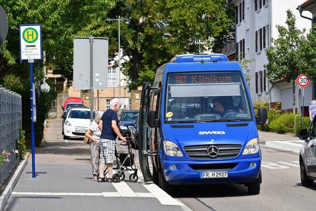 Die Buslinie 107 zum Klinikum fällt im...ilft auch das Neun-Euro-Ticket nichts.  | Foto: Wolfgang Künstle
