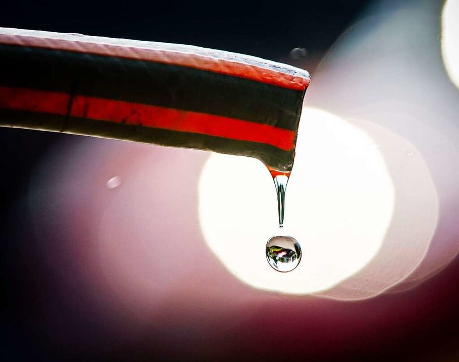 In Mllen und Altenheim floss ber rund drei Stunden kein Wasser mehr.  | Foto: Frank Rumpenhorst (dpa)