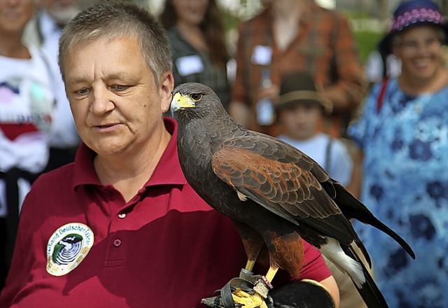 Die Greifvogel-Vorfhrung gehrte zu den Hhepunkten des Tages der Jagd.  | Foto: Georg Auer