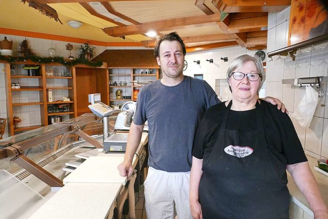 Frank und Christine Sexauer im Verkaufsraum.  | Foto: Alena Ehrlich