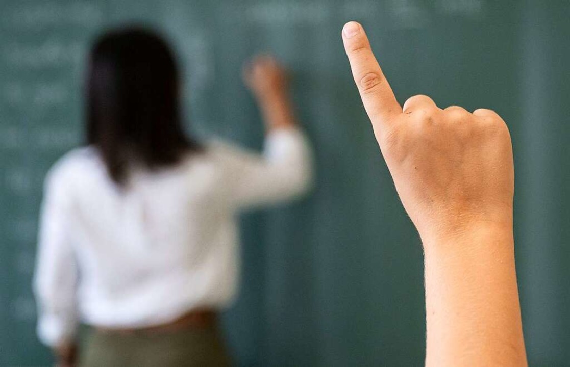 Baden-Wrttemberg steht vor einem massiven Lehrermangel (Symbolbild)  | Foto: Marijan Murat (dpa)