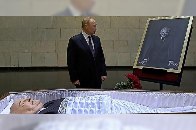 Putin an Gorbatschows Sarg, aber nicht bei der Trauerfeier