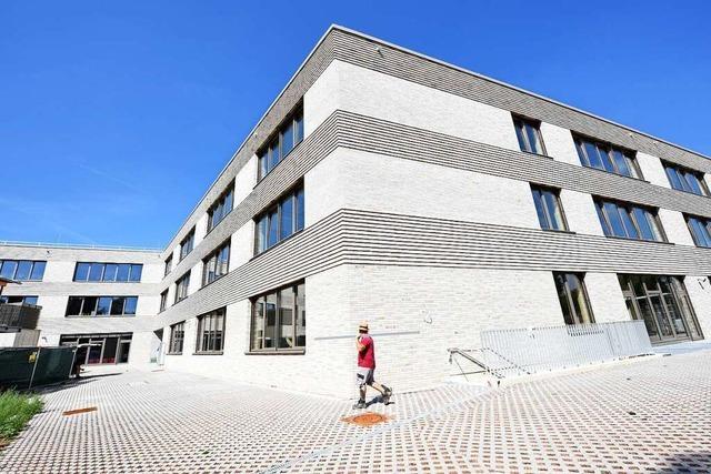 Erster Neubau von Freiburgs größter Baustelle an der Staudinger-Gesamtschule ist fertig