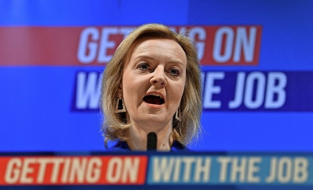 Liz Truss gilt als Favoritin fr den P...sch fr das Amt als Premierministerin.  | Foto: PAUL ELLIS (AFP)