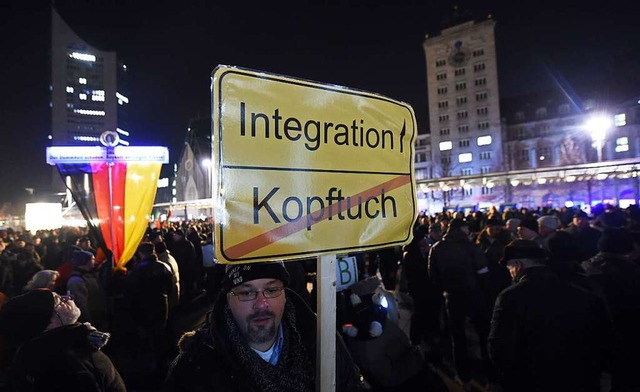 Montagsdemo von &#8222;Legida&#8220;  ...m anderen Tag auf die Strae zu gehen.  | Foto: Hendrik Schmidt