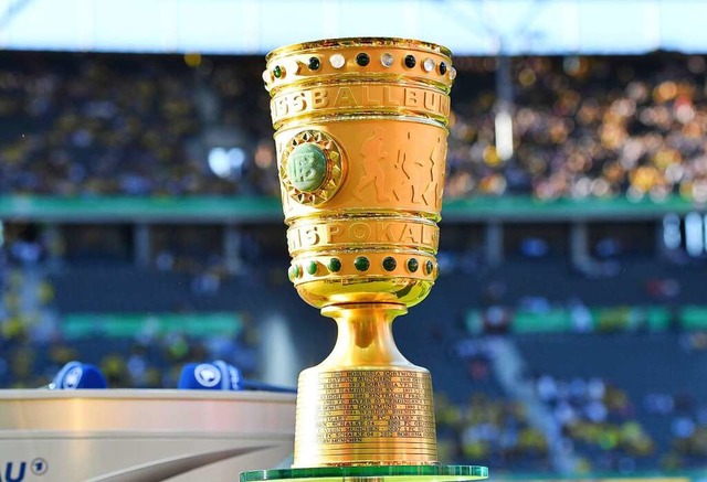 Die Trophe des DFB-Pokal  | Foto: Bernd Thissen