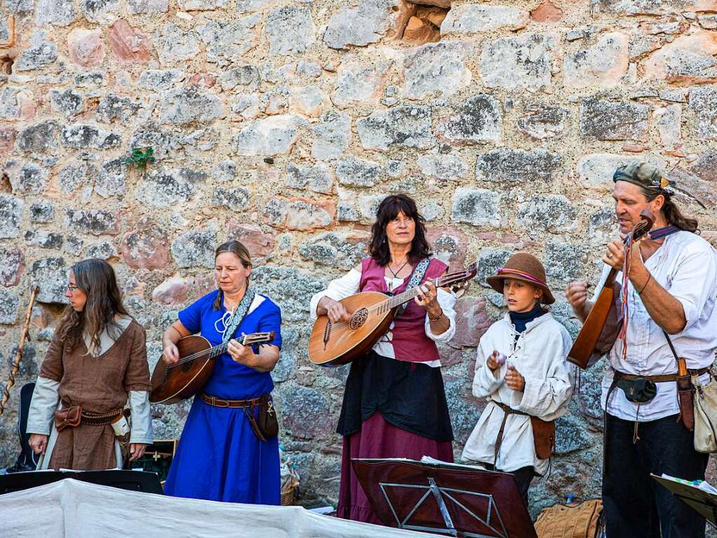 Mittelalterliches Lagerleben faszinierte die Besucher des Hochburgfests.