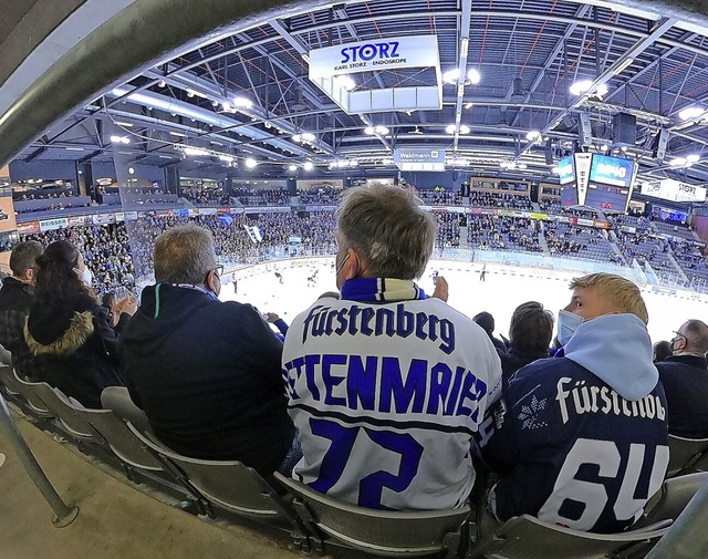 Hei auf die neue Eiszeit sind die Schwenninger Fans.    | Foto: Joachim Hahne