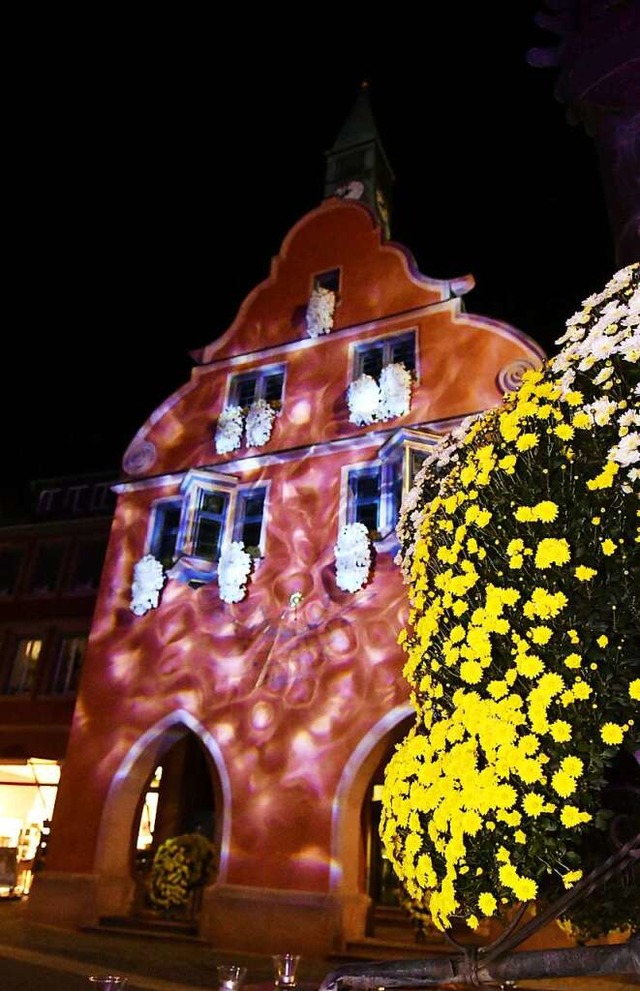 Illuminierte Gebude &#8211; wie hier ...1; wird es nur zur Chrysanthema geben.  | Foto: Wolfgang Knstle