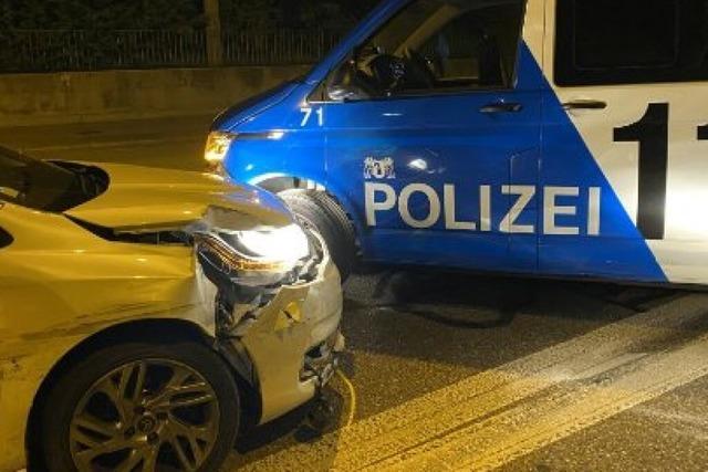Verfolgungsjagd durch drei Länder endet mit Crash in ein Basler Polizeiauto