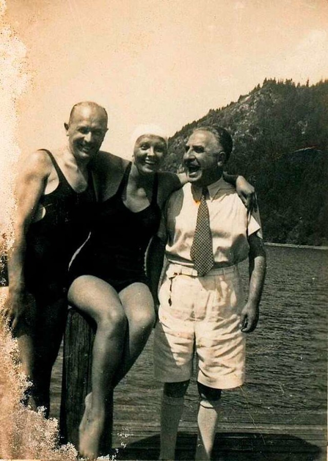 Spa am See: Isidor Geller (rechts) mi...nd einem Unbekannten auf Kur, um 1930.  | Foto: Shelly Kupferberg