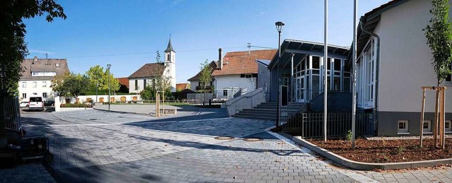 Der neue Dorfplatz in Gallenweiler.  | Foto: Volker Mnch