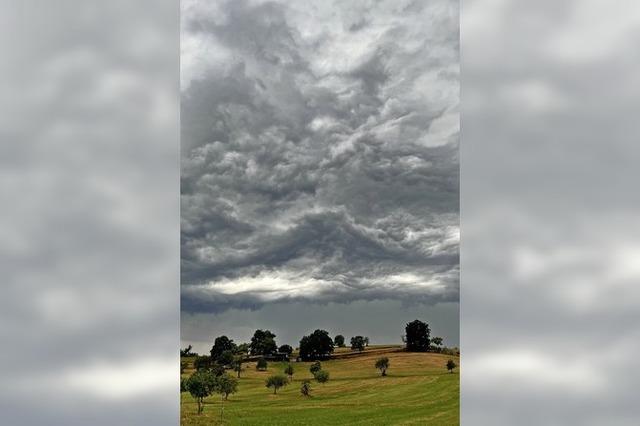 Stürmische Wolken über Wehr