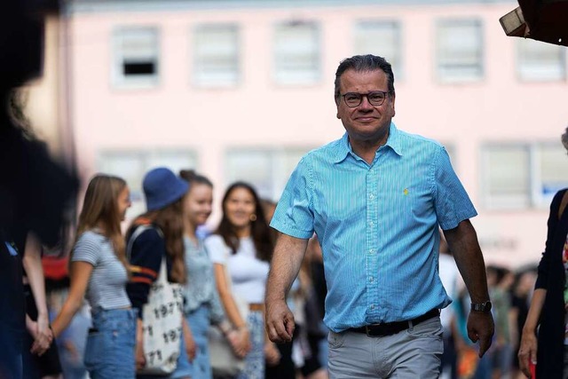 Bernd Zickgraf (bei der Menschenkette vor den Sommerferien auf dem Marktplatz)  | Foto: Patrik Mller