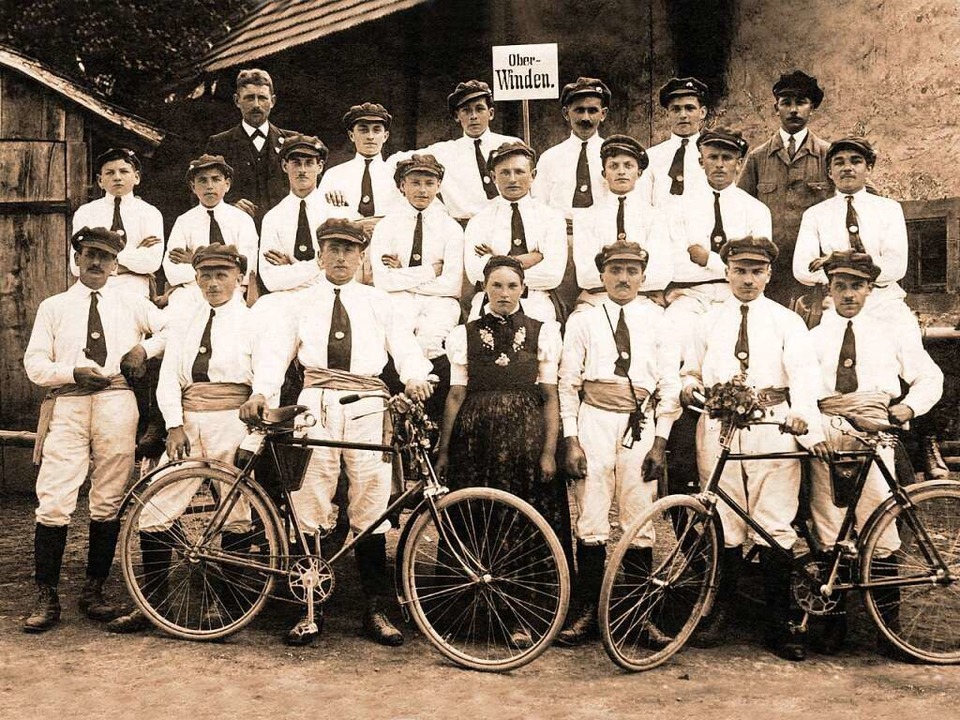 Gruppenbild mit Patina: Gemeinsame Radausfahrt im Jahr 1926  | Foto: Verein RMSV