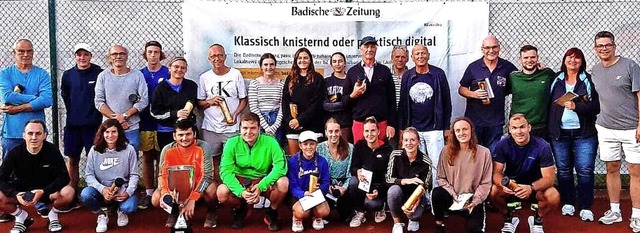 Die Teilnehmer am TCN-Tennisturnier auf der Anlage in Neustadt.   | Foto: Verein