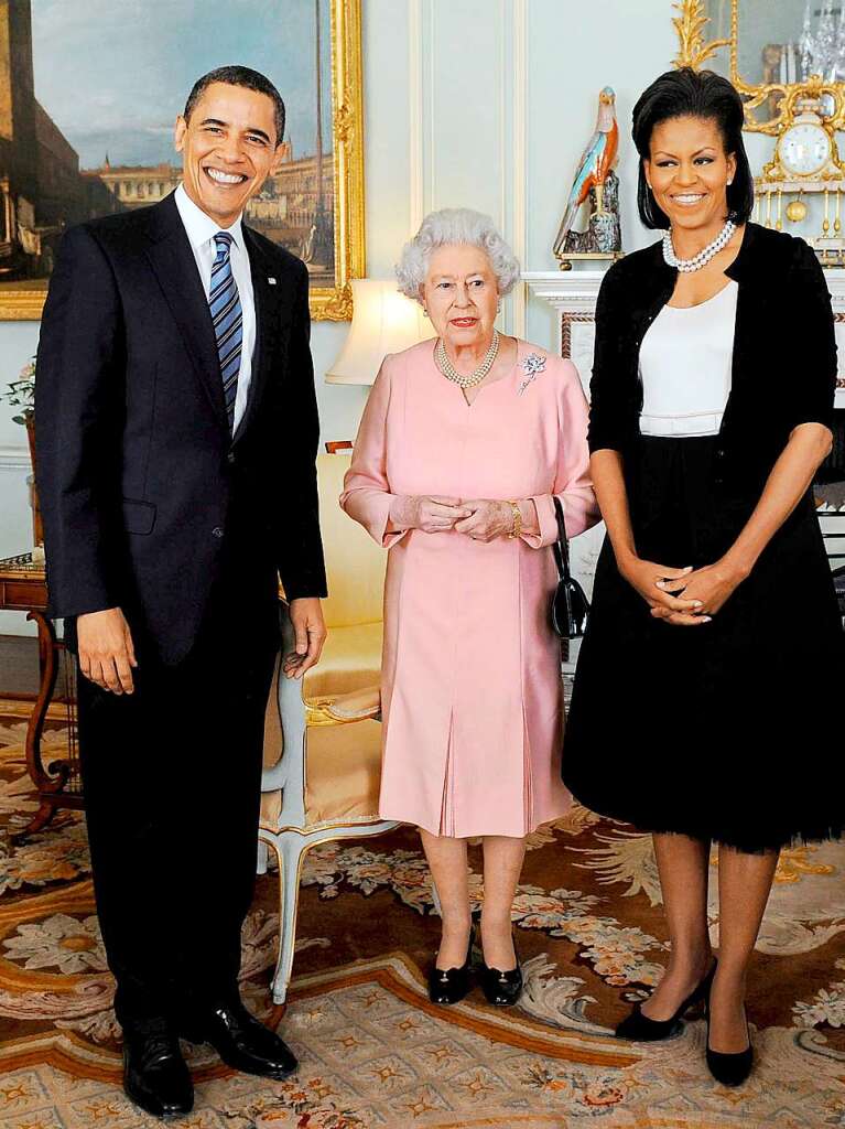 Im April 2009 besuchen US-Prsident Barack Obama und seine Frau Michelle die Queen im Londoner Buckingham Palace.