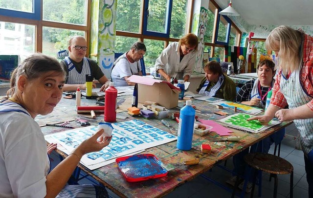 Beim Kunstaktionstag im Atelier des Ha...lingen entstanden interessante Drucke.  | Foto: Roswitha Frey