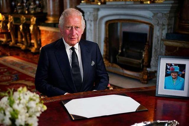 Neuer König Charles III. würdigt seine Mutter in Rede an die Nation