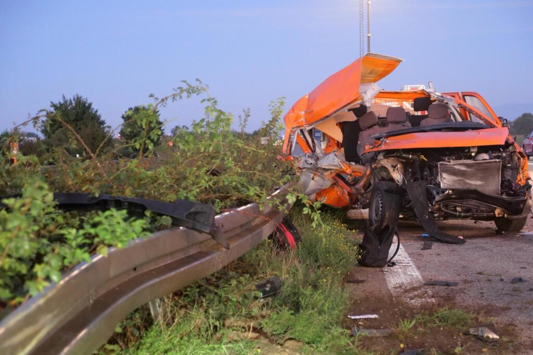 Ein schwerer Verkehrsunfall ereignete sich auf der A5 bei Hartheim.  | Foto: Kamera 24