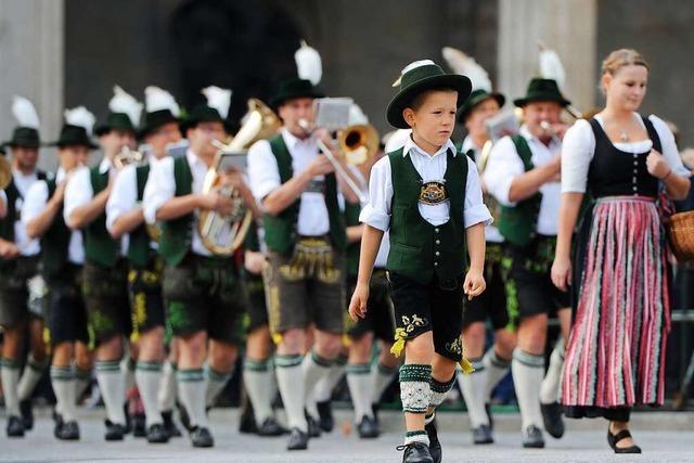 Simonswlder Musikverein luft beim Mnchner Trachtenumzug mit