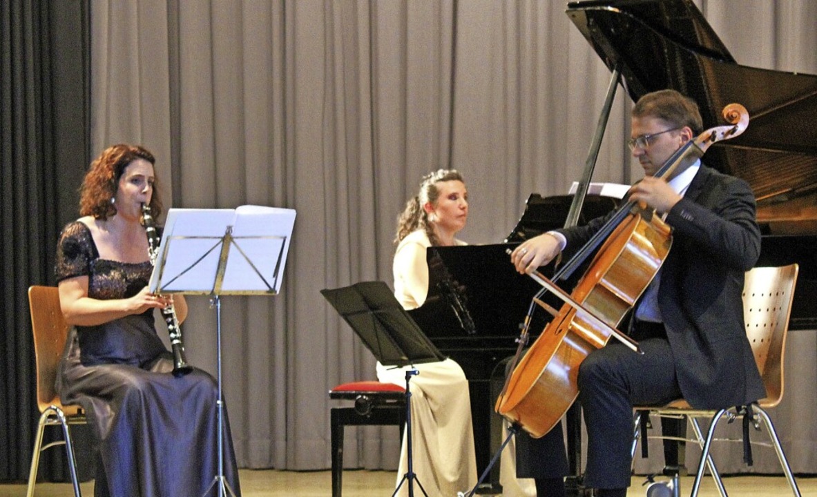 Kymkia Kermani an der Klarinette, Alba...n das Publikum im Haus der Begegnung.   | Foto: Rolf Reißmann