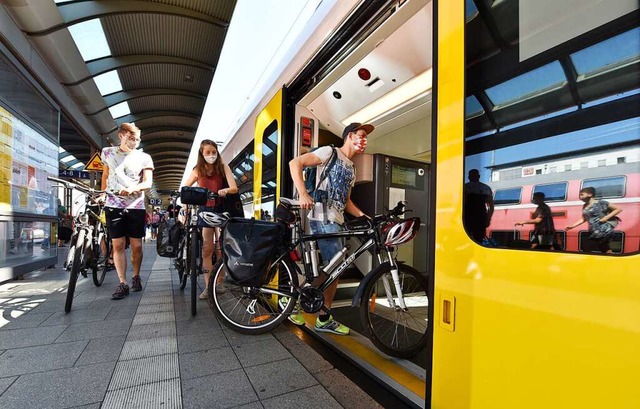 So bequem geht das bisher nur im Regionalverkehr.  | Foto: Rita Eggstein