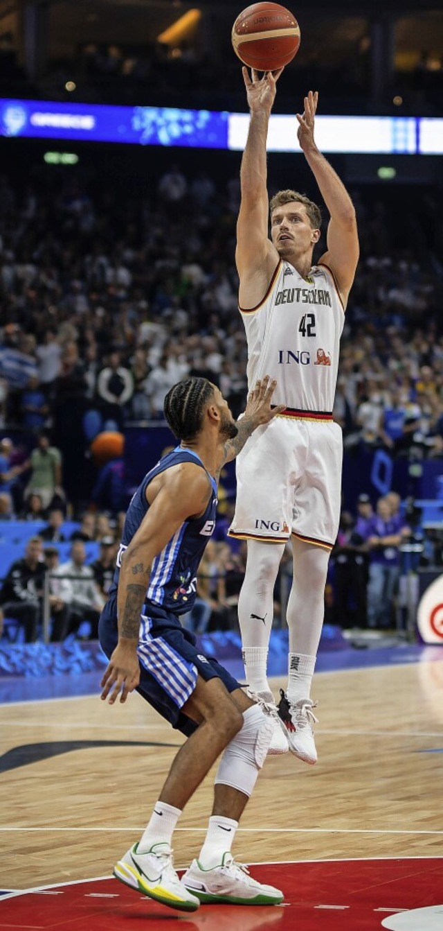 Der Grieche Linos Chrysikopoulos (blau) und der Deutsche Andreas Obst  | Foto: IMAGO/Tilo Wiedensohler