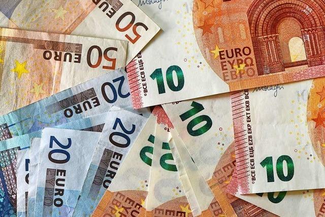 Volksbank Dreiländereck spendet zehn Vereinen 20.000 Euro