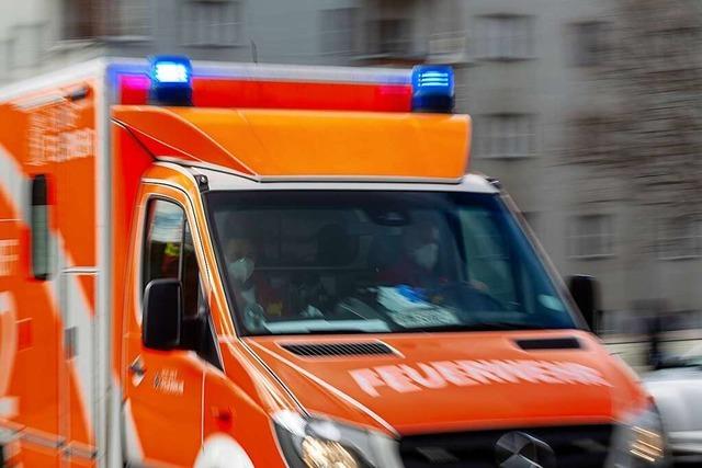 Lastwagen fhrt auf Mllheimer Kreuzung in ein Auto