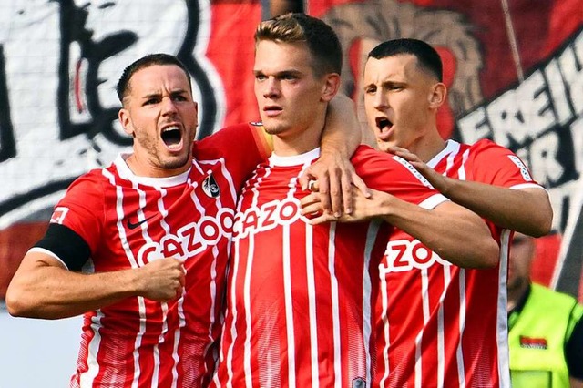 Bei den Spielern des SC Freiburg ist d...thias Ginter und Maximilian Eggestein.  | Foto: Federico Gambarini (dpa)