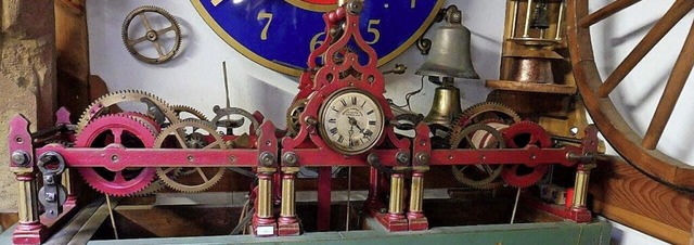 Knapp einhundert Jahre hat das Uhrwerk...k,  den Weiler die Stunden geschlagen.  | Foto: Stadt Weil am Rhein