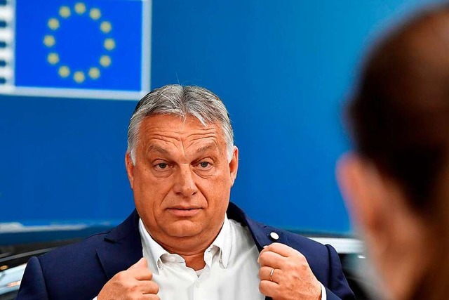 Bislang ist es Ungarns Premier Viktor ...un wird es ernster &#8211; vielleicht.  | Foto: JOHN THYS (AFP)