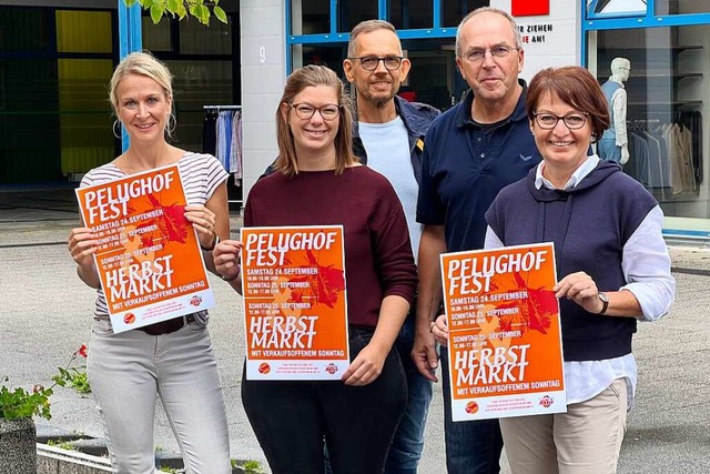 Catherine Stutz, Janine Bhler, Stefan...aufs Pflughoffest und den Herbstmarkt.  | Foto: Hans-Jrgen Hege