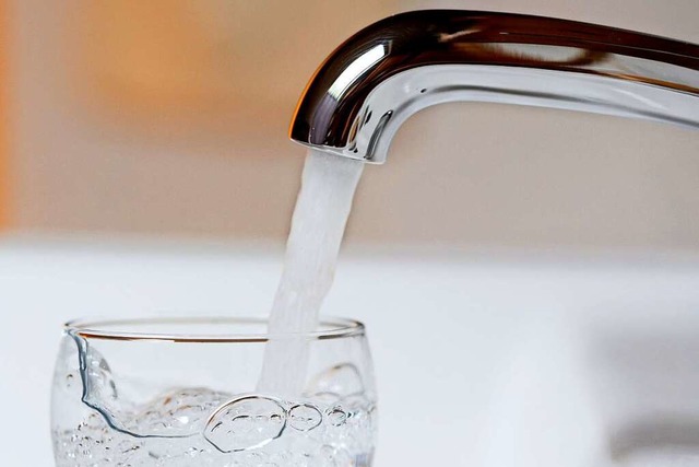 Das Wasser in Broggingen kann wieder g...orher sprudelnd abkochen. (Symbolbild)  | Foto: Roland Weihrauch (dpa)