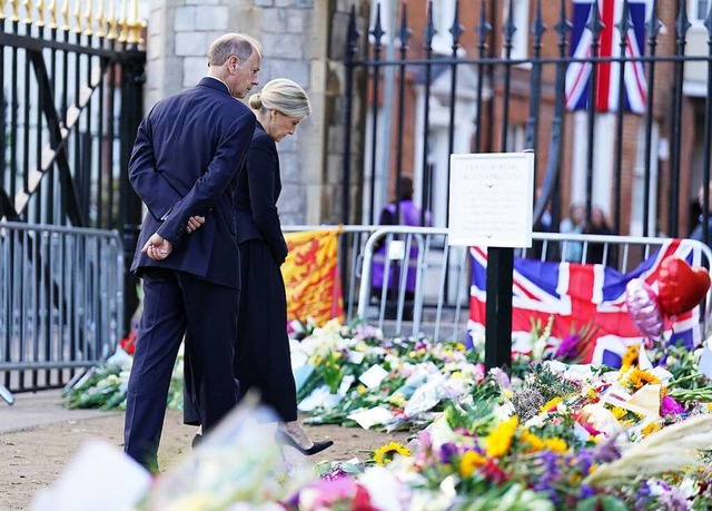 Grobritannien trauert um die Queen.  | Foto: JAMES MANNING (AFP)